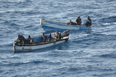 ArrestPiratesDeGrasse8@Eunavfor101020