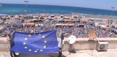 DrapeauUePlaceBenghazi2@UE110522
