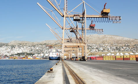 le terminal container du Pirée racheté par le Chinois Cosco (crédit : Tractebel)