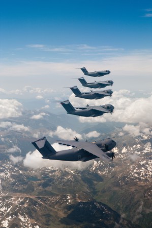 VolFormationA400M@Airbus120706