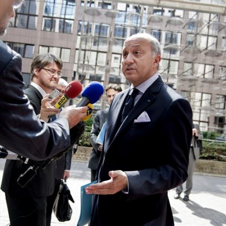 Laurent Fabius at the entrance to the Council of Ministers (around 14 p.m.) (credit: Council of the EU)
