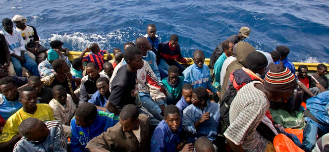 Navire de migrants intercepté par la Garde côtière en Novembre 2009 (Crédit : UNHCR/A. Rodríguez)