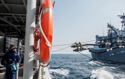 Approximation du cable (Crédits: EUNAVFOR Somalia)