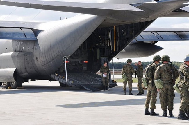 Un des avions de transport polonais lors de l'exercice Rybołów 2011 (crédit : armée polonaise)