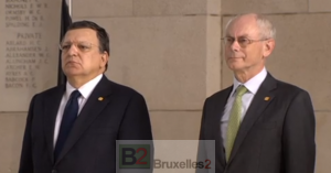 JM Barroso et H Van Rompuy devant le monument aux morts (crédit : EBS / CUE)