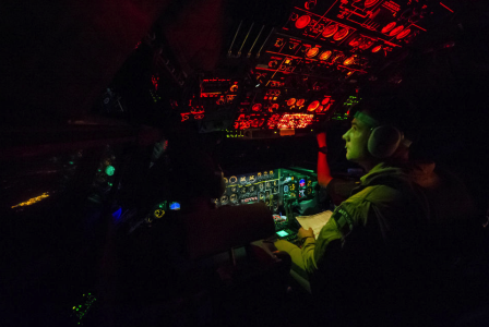 Le cockpitt d'un des avions français en cours de largage (crédit : Etat major des armées FR)