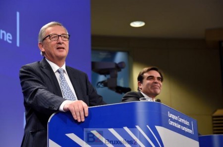 JC Juncker au podium, face à la presse pour sa première réunion de la Commission (crédit : CE)