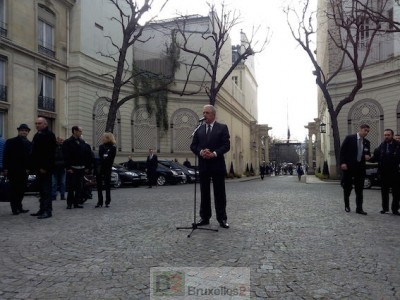 Le commissaire Avramopoulos face à la presse dans la cour de la "Place Beauveau" (© NGV / B2)