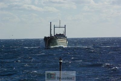 L'Ezadeen à la remorque (crédit : gardes-côtes islandais - Tyr)
