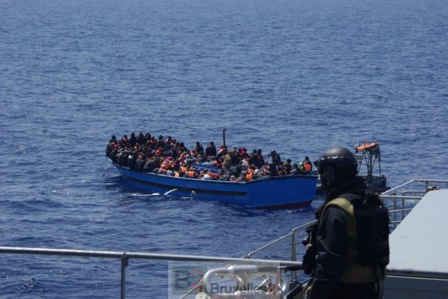 Le patrouilleur islandais Tyr au moment du sauvetage au large des côtes libyennes (crédit : Gardes-Côtes islandais)