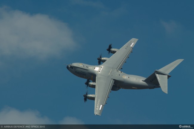 L'A400M en démonstration au salon du Bourget (crédit : Airbus Military)