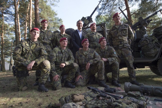 Jens Stoltenberg and soldiers from Exercise Noble Jump 2015 (credit: NATO)