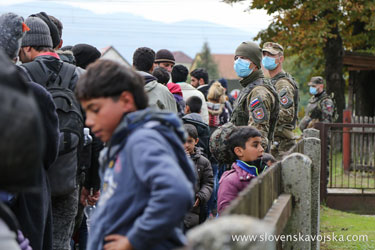 Arrival of refugees in Slovenia (credit: MOD Slovenian)