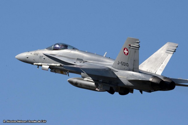 A Swiss F18 taking off during the Tiger Meet 2009 exercise (credit: DICOD/EMA - B2 archives)