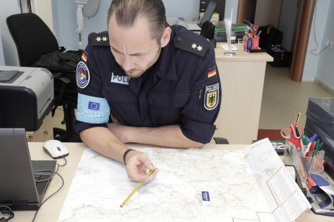 Déploiement d'officiers de Frontex en 2012 à la frontière grèco-turque (crédit : Frontex / Archives B2)