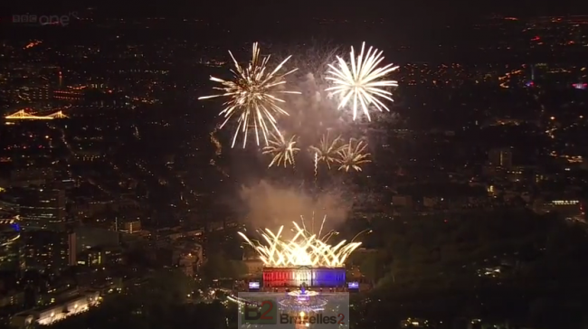 Le fameux concert du Jubilee 2012 où Brian May a interprété un vibrant God Save The Queen sur le toit de Buckingham (crédit : BCC / Archives B2)