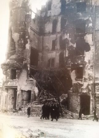 building destroyed in Budapest 1956 (personal archives © B2 / NGV)