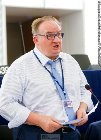 Varsovie présente un anti-candidat contre Donald Tusk. Défaite annoncée pour Szydło ?