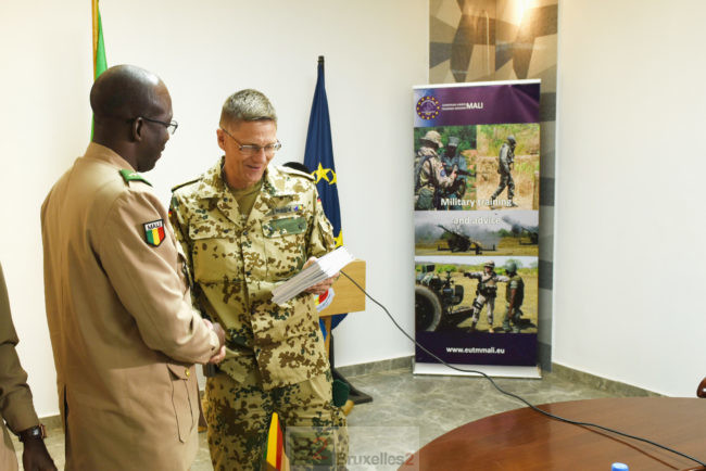 L’armée malienne reçoit de nouveaux manuels de doctrine