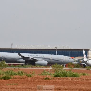 Avion A330 MRTT sur l'aéroport de Niamey (Photo : EMA-Com France)